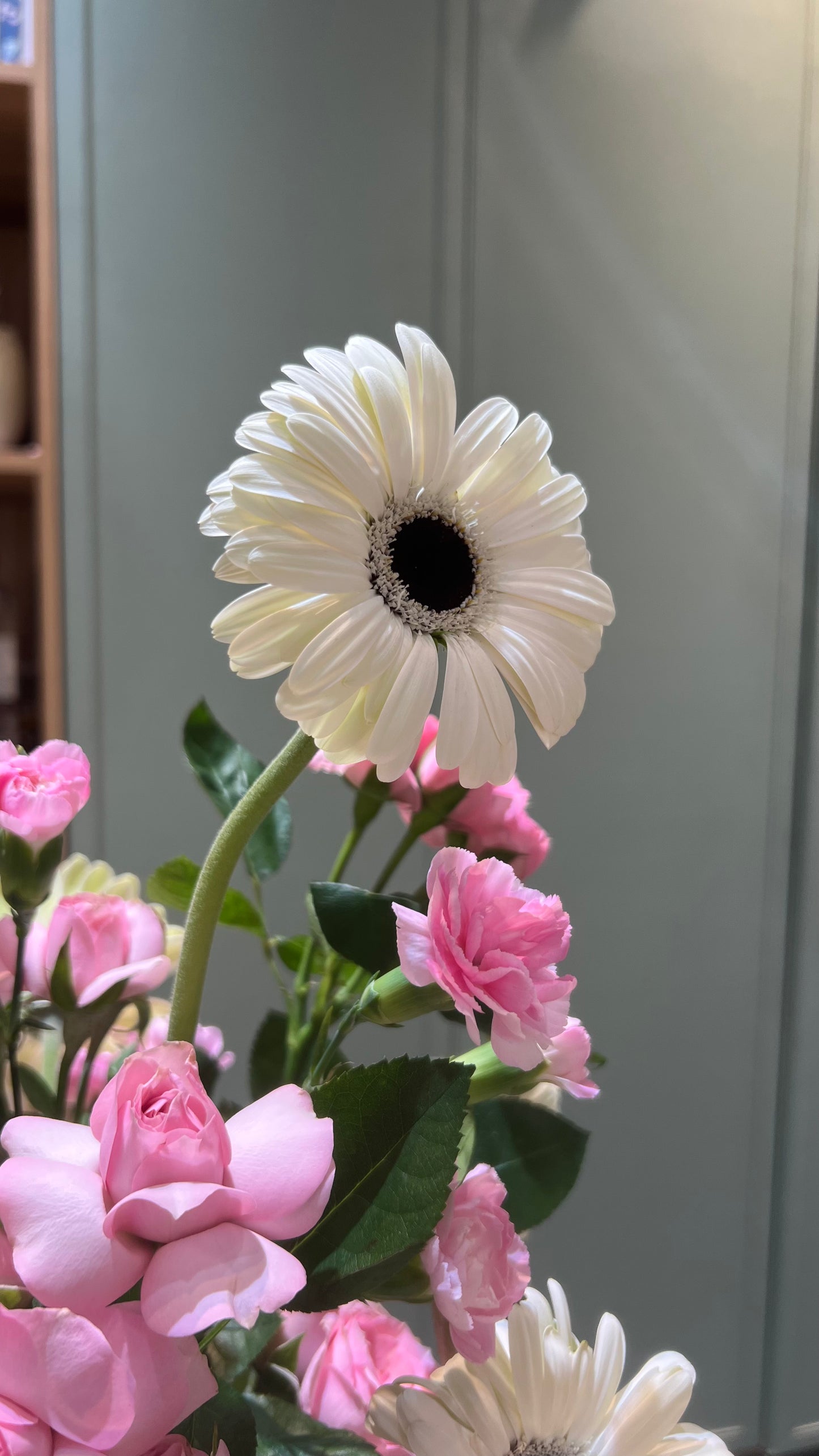 Arreglo de gerberas y mini rosas